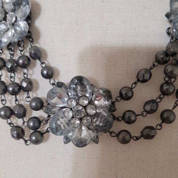 Lane Bryant Beautiful Flower Bling Necklace Used...Bougie !!!..strand beads miss - Picture 11 of 11